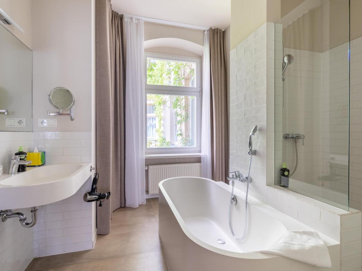 Schoenhouse Avenue - Digital Access Berlim